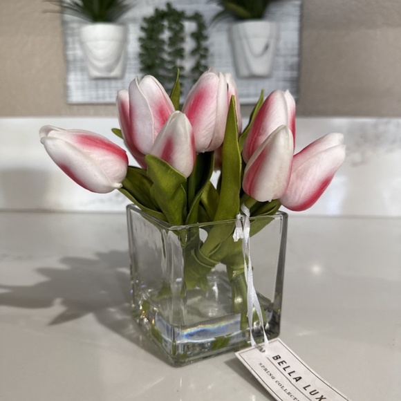 Bella Lux Artificial Tulip Vase Decor - Picture 2 of 3